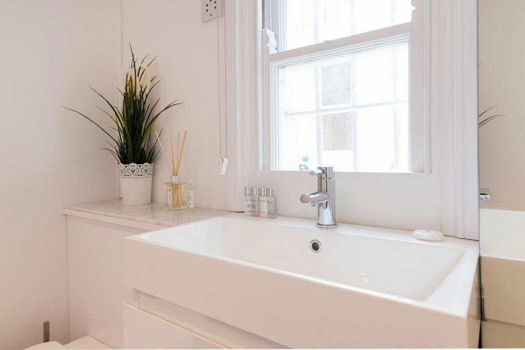 Charming Stylish One-Bedroom Apartment Λονδίνο Εξωτερικό φωτογραφία